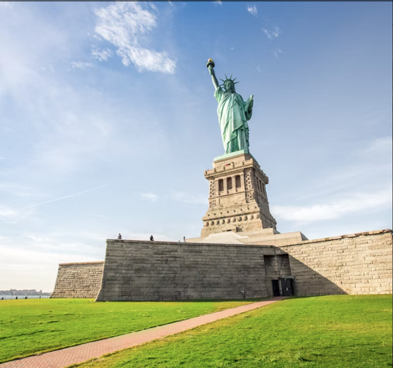 Statue of Liberty and Ellis Island Ticket: Ferry from Battery Park
